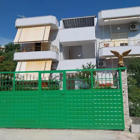 Brahimaj Appartament Vakantiehuis *